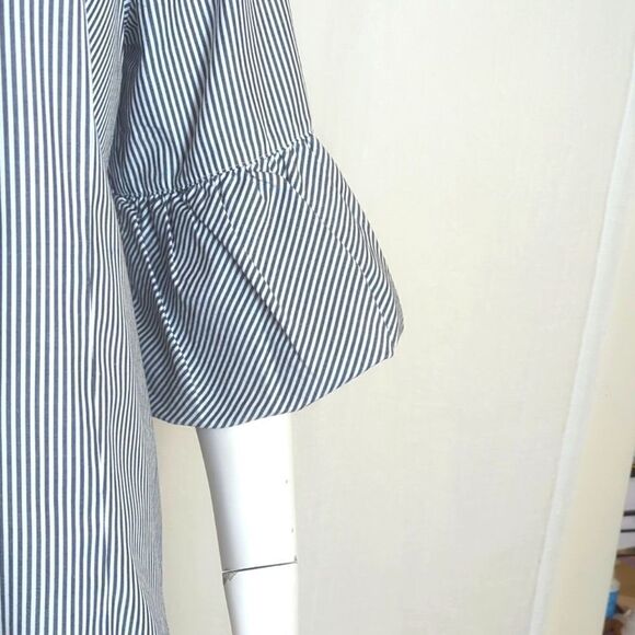Chico's Non-iron Button Down Blouse Black and White Stripe Size 1 - Picture 3 of 9